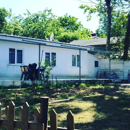 Rahat Bahceli Polonezkoeyde Butik Evimiz شقة