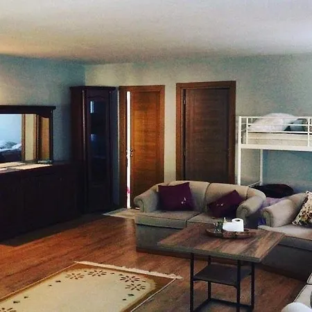 Apartman Rahat Bahceli Polonezkoeyde Butik Evimiz *